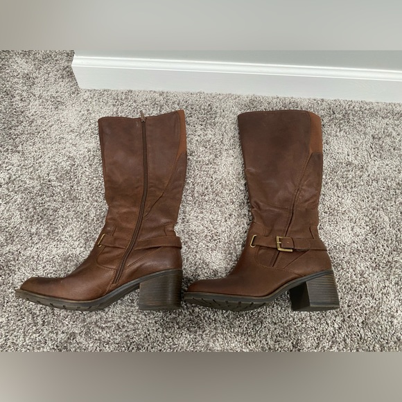 Baretraps Boots, size 8.5 Women. Zip up and elastic at top. - Picture 4 of 6